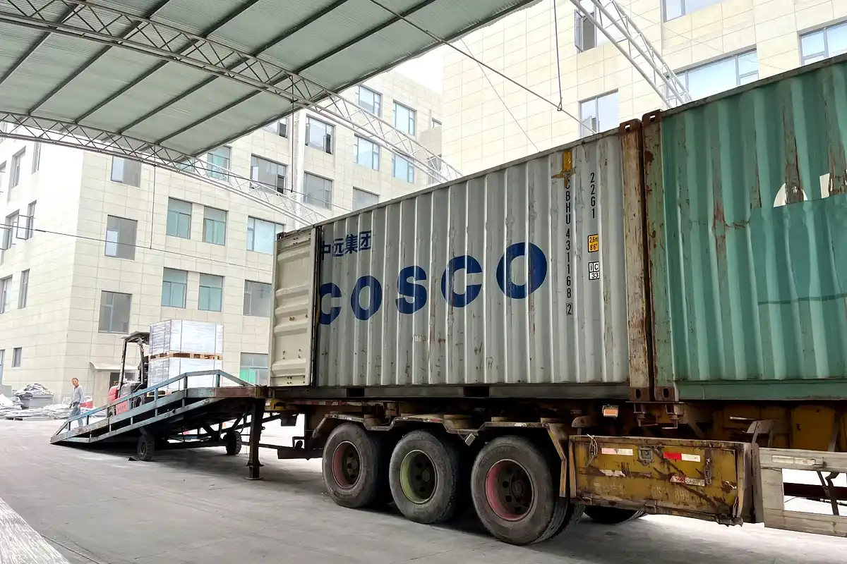 Flooring container loading for export shipment